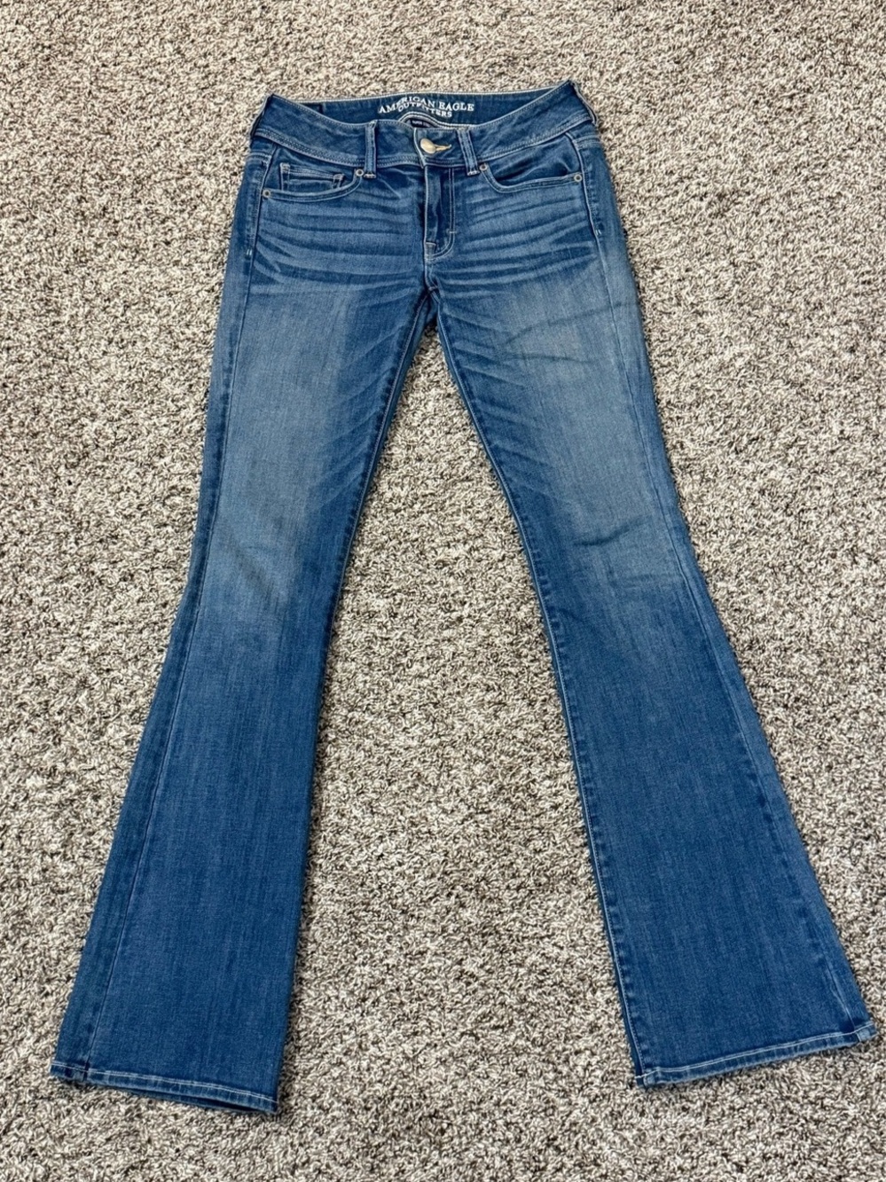 American Eagle Kick Boot Flare Jeans in Blue Waist 6 Long